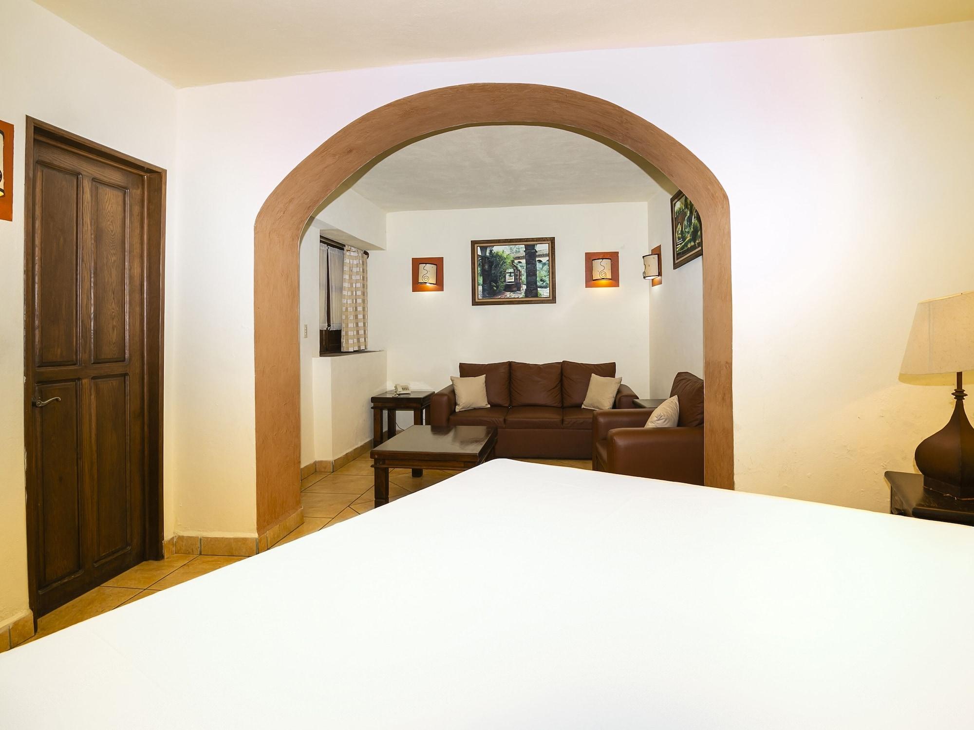 Hotel Casa Del Virrey & Suites Morelia Exterior foto