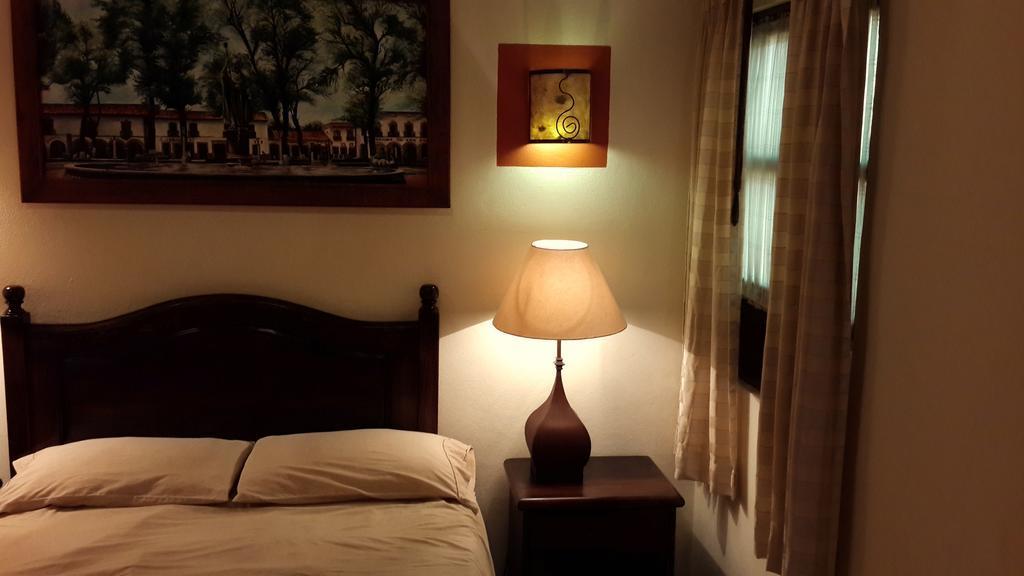 Hotel Casa Del Virrey & Suites Morelia Exterior foto