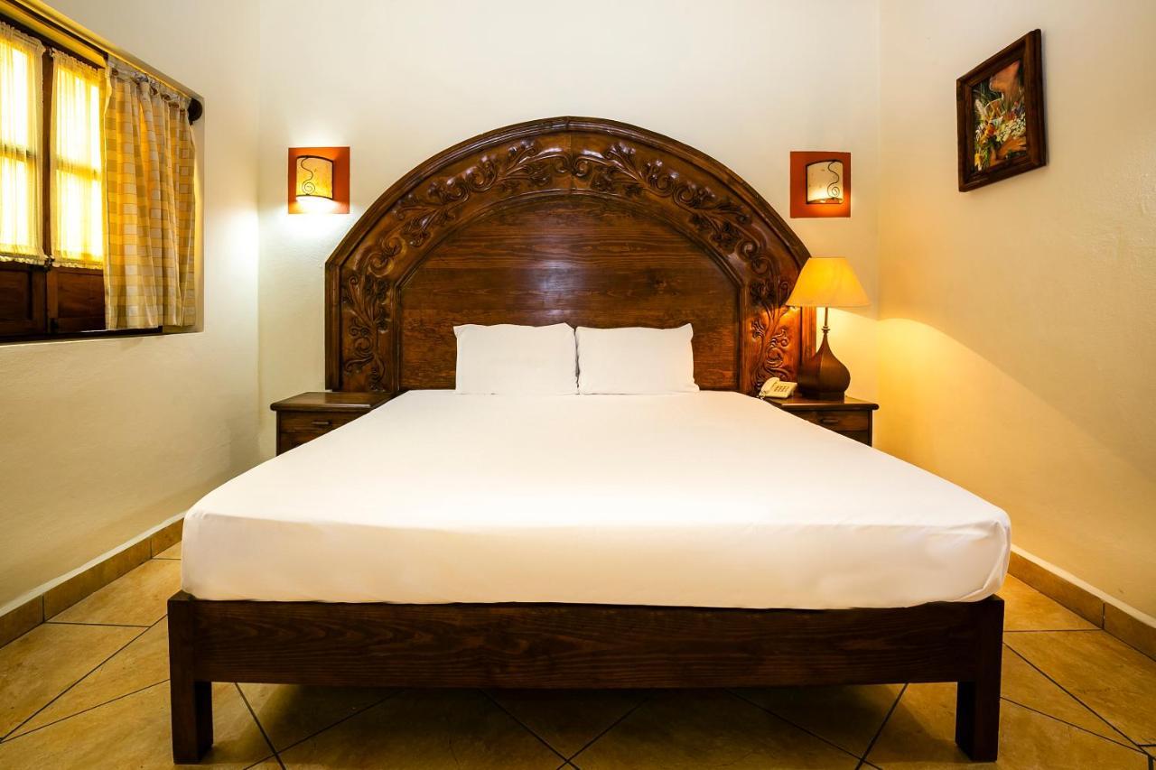 Hotel Casa Del Virrey & Suites Morelia Exterior foto