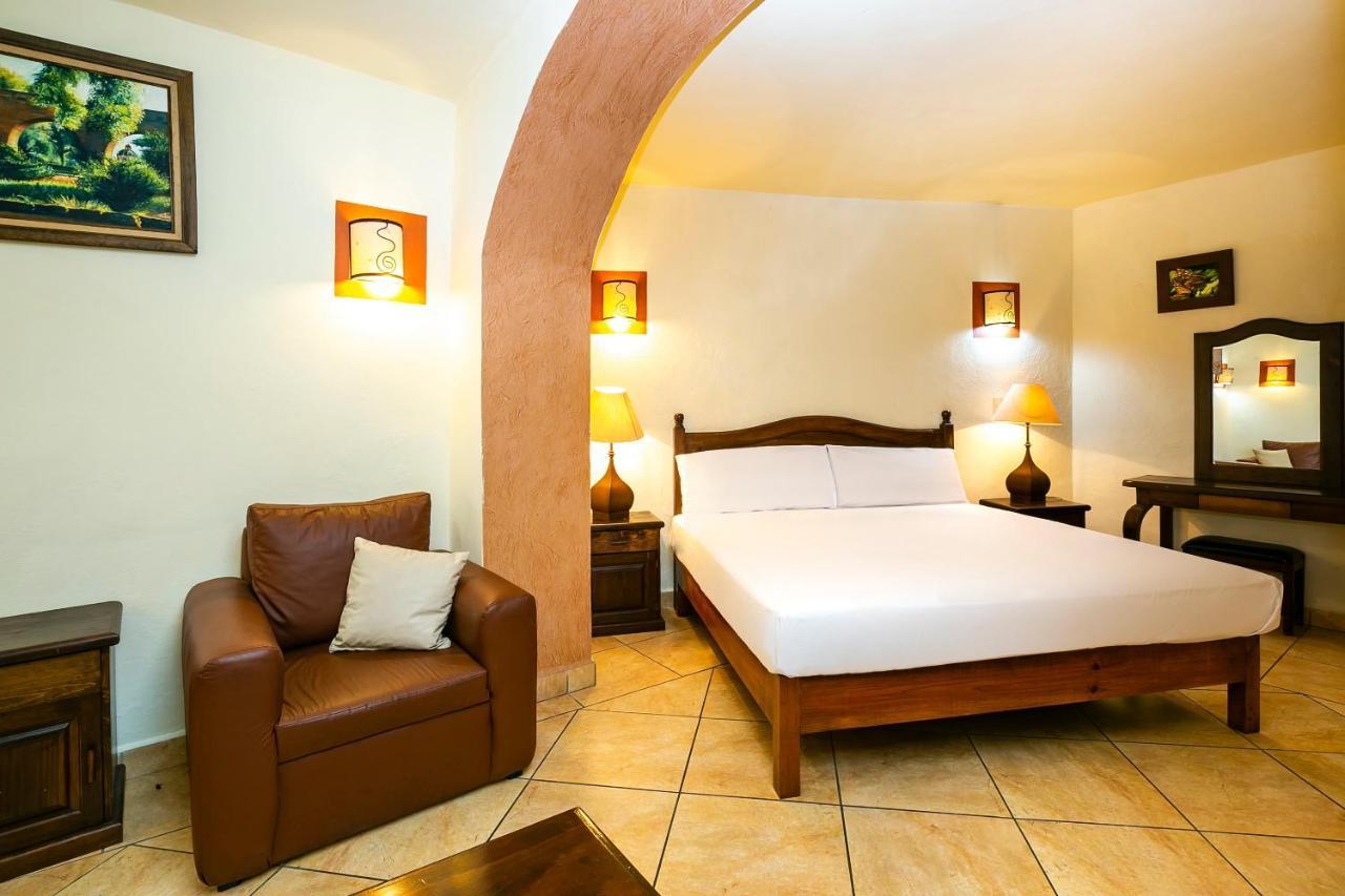 Hotel Casa Del Virrey & Suites Morelia Exterior foto