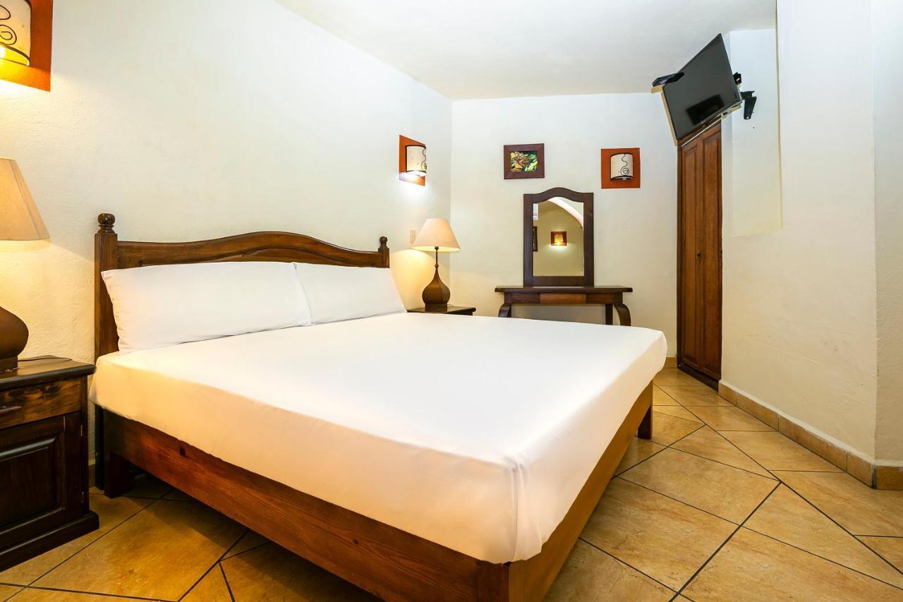 Hotel Casa Del Virrey & Suites Morelia Exterior foto